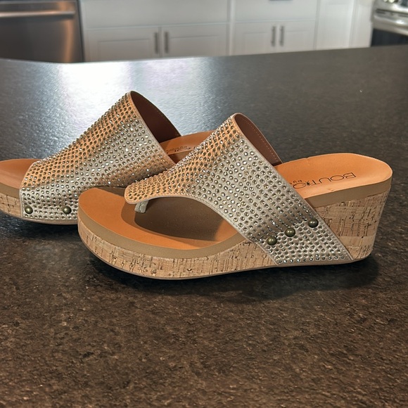 NEW Corkys champagne sparkle rhinestone wedges - Picture 9 of 11
